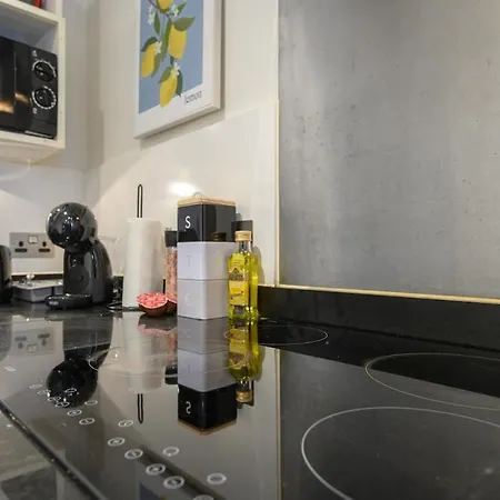Prime Apartment In Leeds - Central Location ليدز