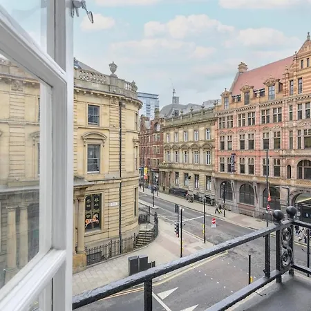 Prime Apartment In Leeds - Central Location شقة *