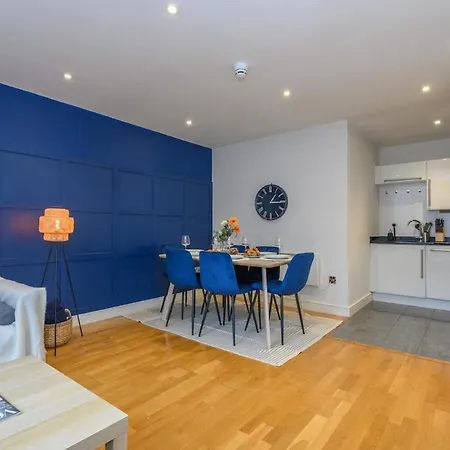 Prime Apartment In Leeds - Central Location شقة *