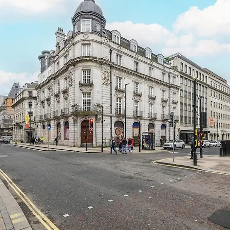Prime Apartment In Leeds - Central Location * ليدز