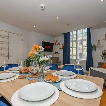 Prime Apartment In Leeds - Central Location شقة *