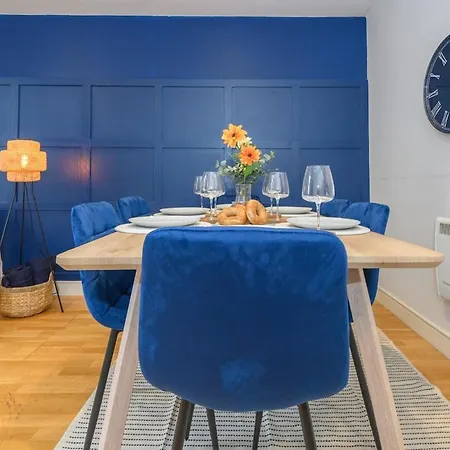 Prime Apartment In Leeds - Central Location * ليدز